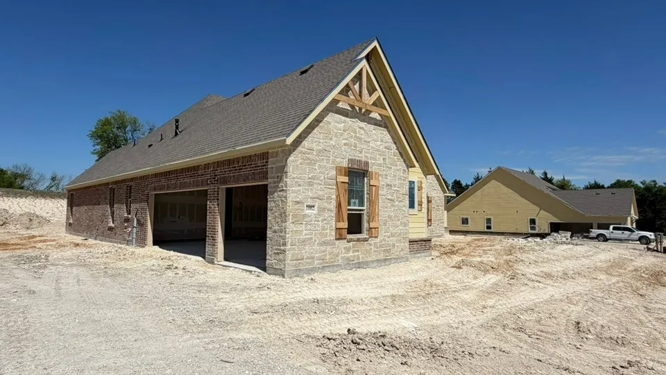 1002 Perrin Lane Van Alstyne, TX 75495