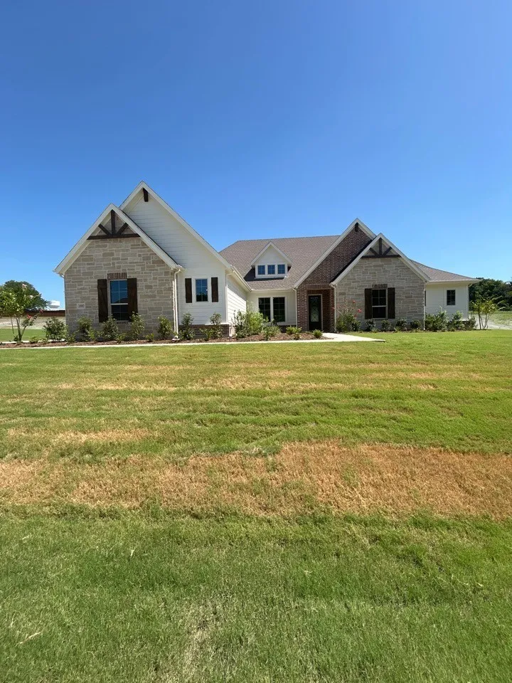 1002 Perrin Lane Van Alstyne, TX 75495