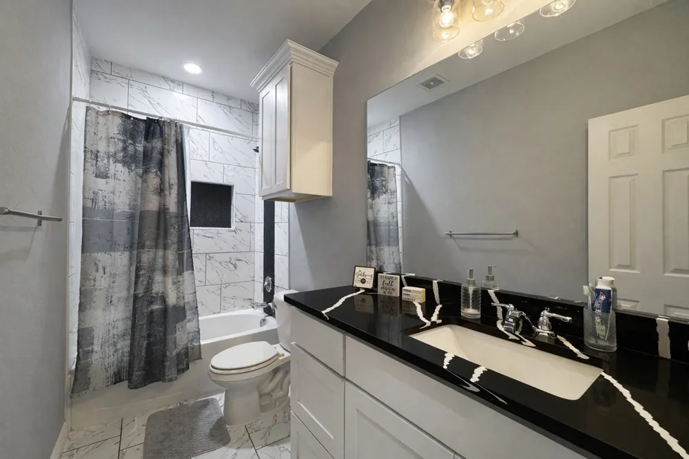 211 Kelly Lane Seven Points, TX 75143