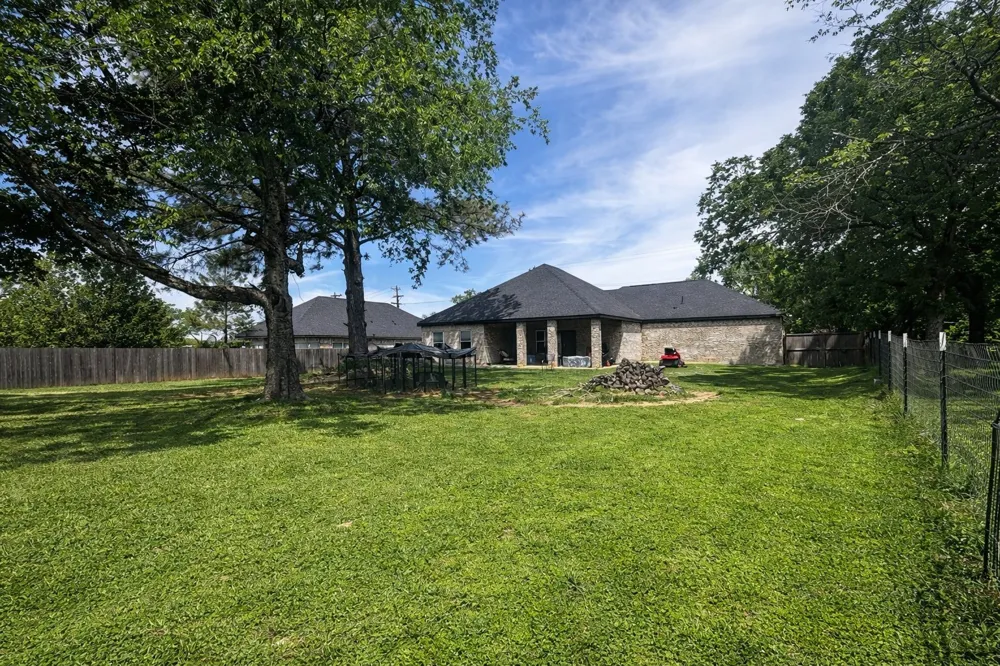 211 Kelly Lane Seven Points, TX 75143