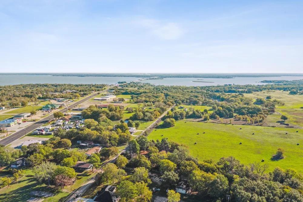 211 Kelly Lane Seven Points, TX 75143