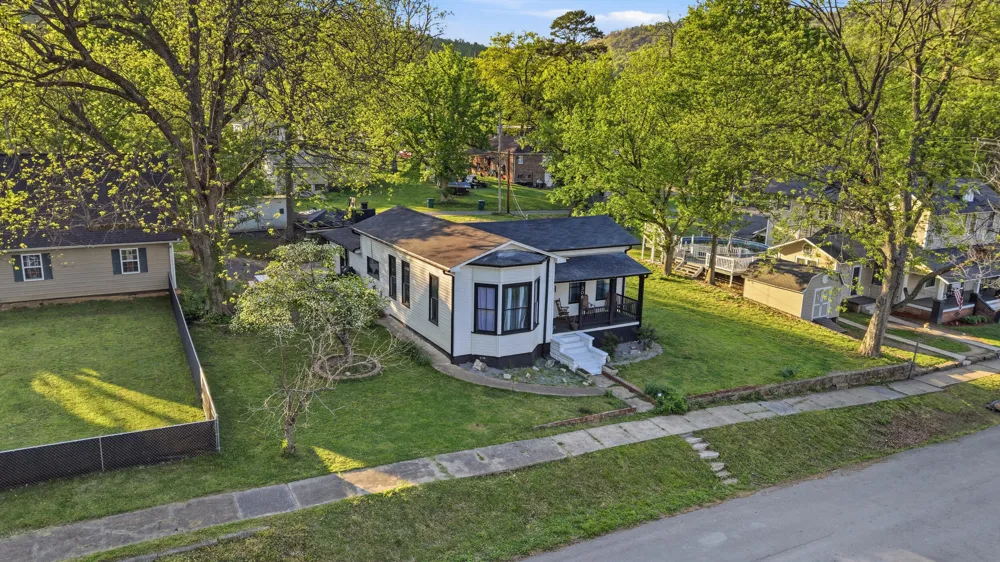 306 Pine Avenue South Pittsburg, TN 37380