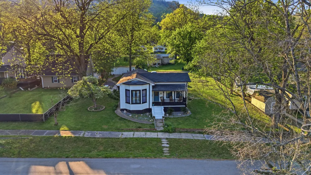 306 Pine Avenue South Pittsburg, TN 37380