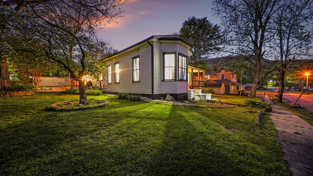 306 Pine Avenue South Pittsburg, TN 37380