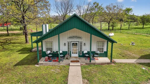 2709 S 34th Road