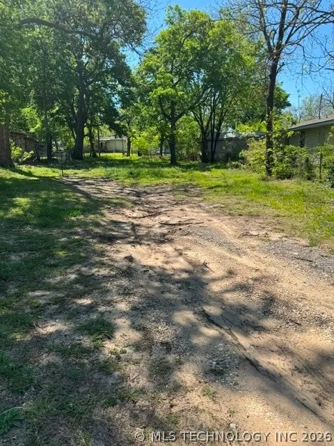 327 W 15th