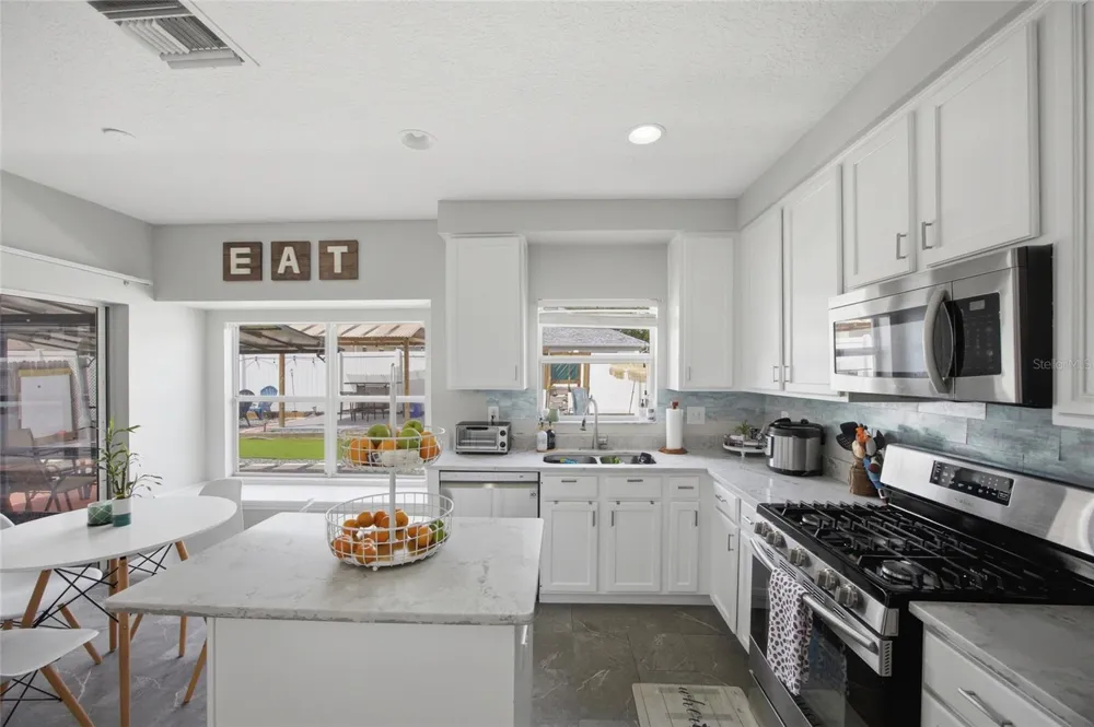 24927 PORTOFINO DRIVE Lutz, FL 33559