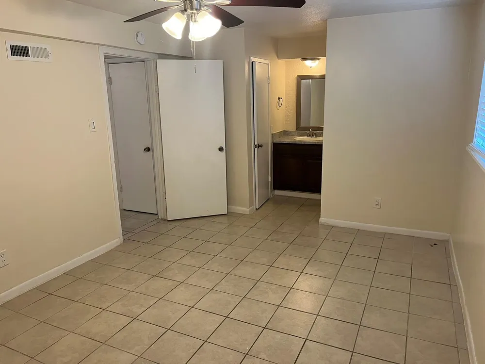 1275 Witte Road #10 Houston, TX 77055