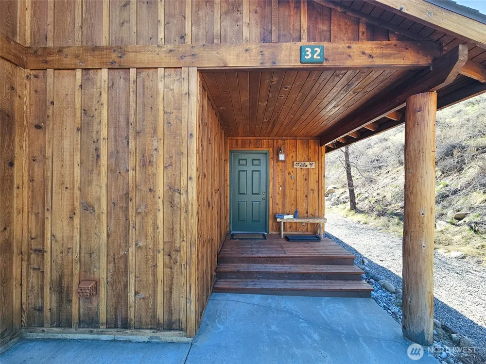 307 2 Cascadian Lane #32 Winthrop, WA 98862