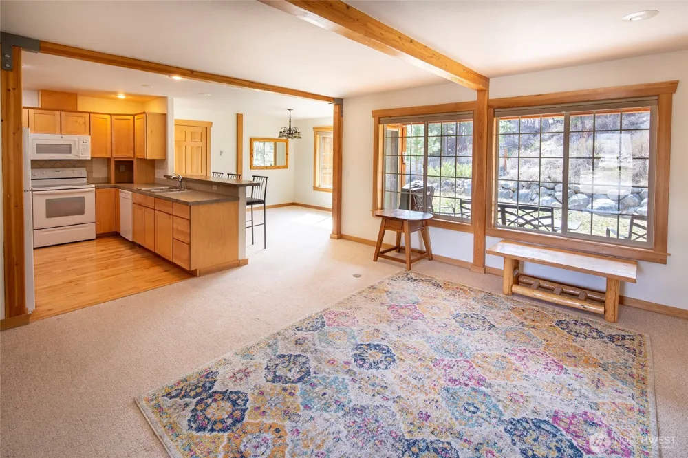 307 2 Cascadian Lane #32 Winthrop, WA 98862