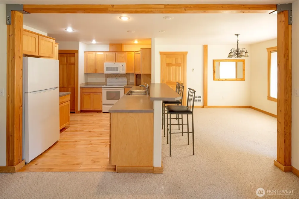 307 2 Cascadian Lane #32 Winthrop, WA 98862