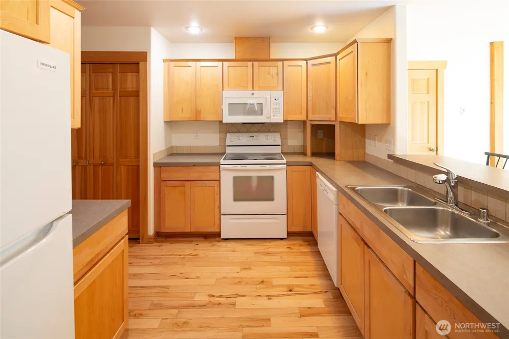 307 2 Cascadian Lane #32 Winthrop, WA 98862