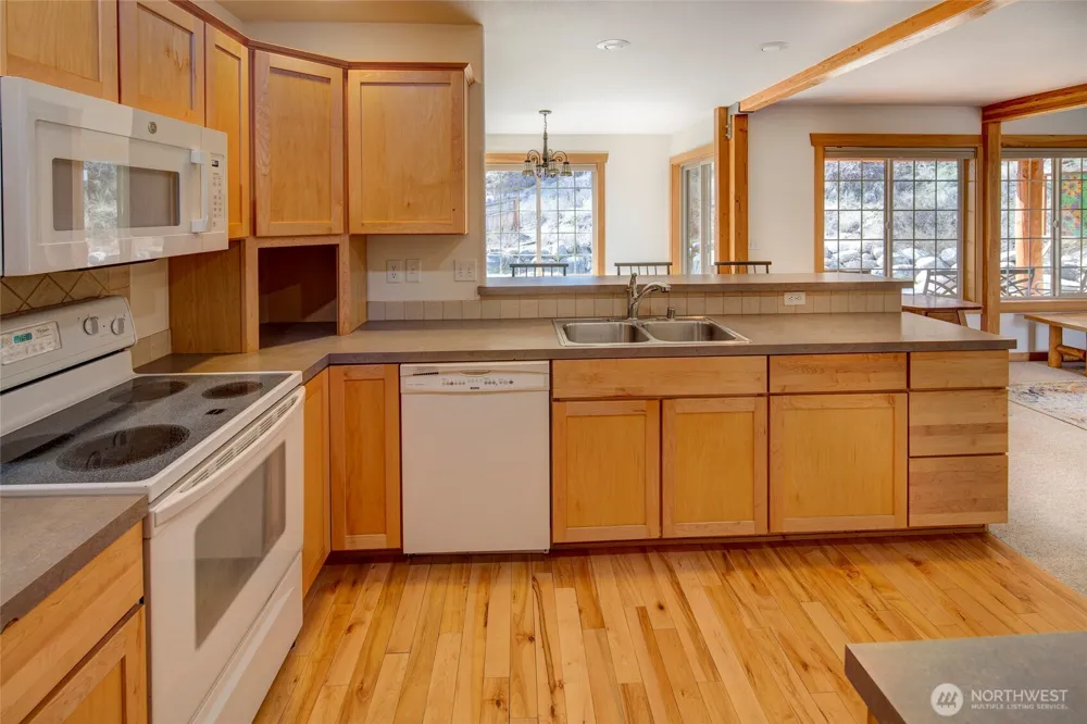 307 2 Cascadian Lane #32 Winthrop, WA 98862