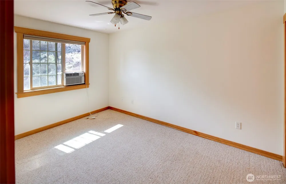 307 2 Cascadian Lane #32 Winthrop, WA 98862