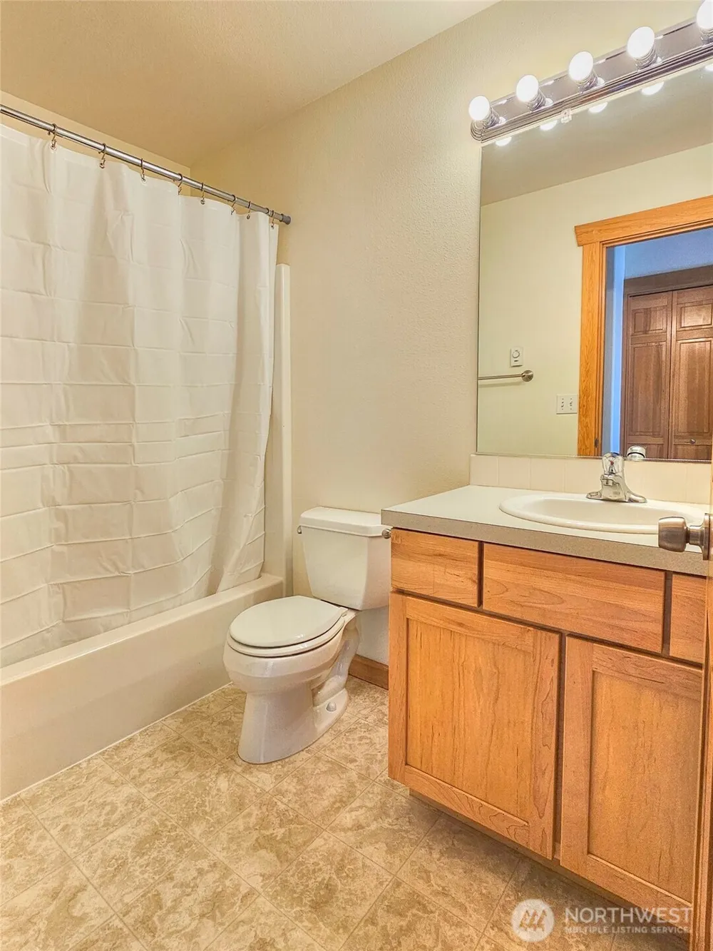 307 2 Cascadian Lane #32 Winthrop, WA 98862