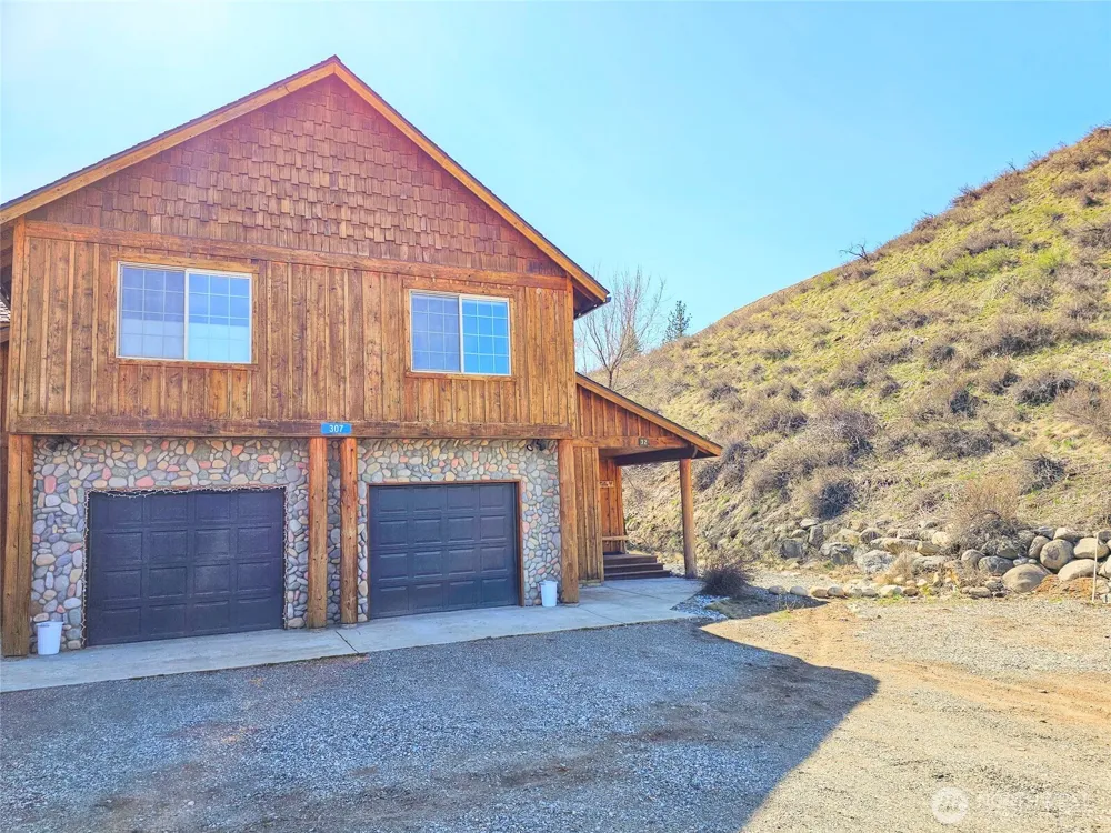 307 2 Cascadian Lane #32 Winthrop, WA 98862