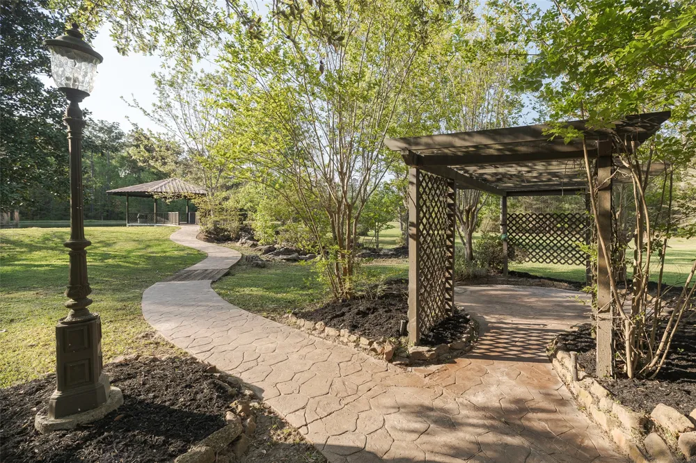1815 Fm 82 Newton, TX 75956