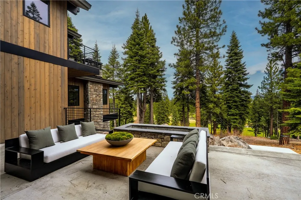 9348 Nine Bark Truckee, CA 96161