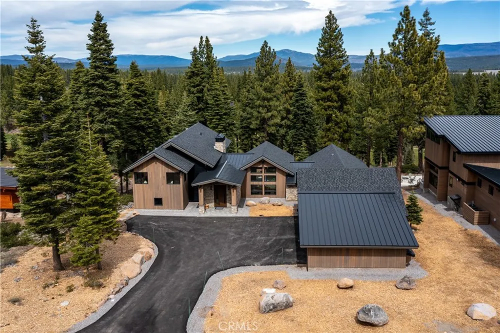 9348 Nine Bark Truckee, CA 96161