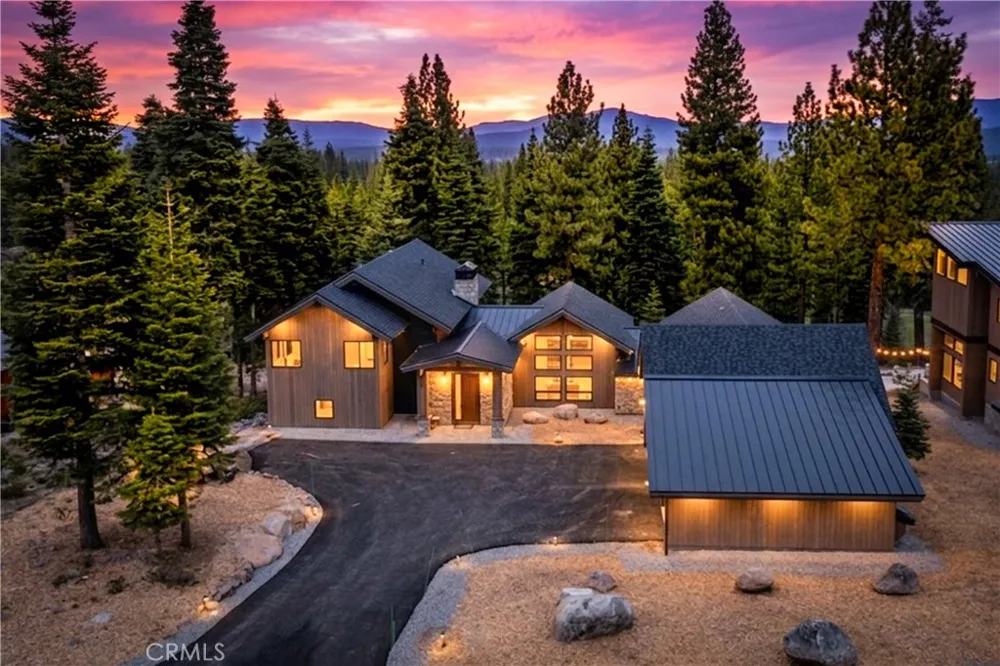 9348 Nine Bark Truckee, CA 96161