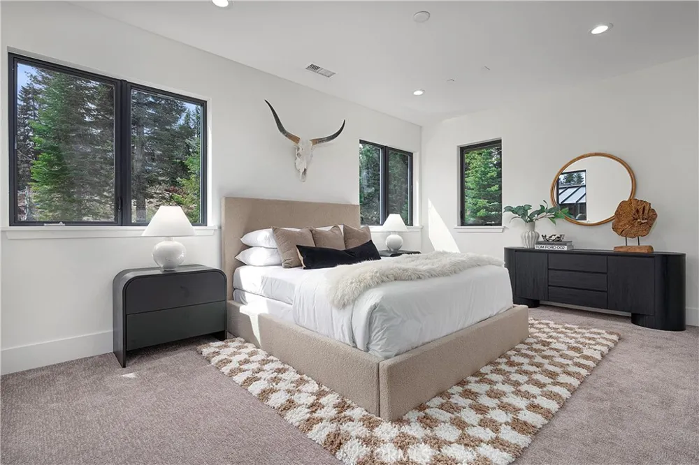 9348 Nine Bark Truckee, CA 96161