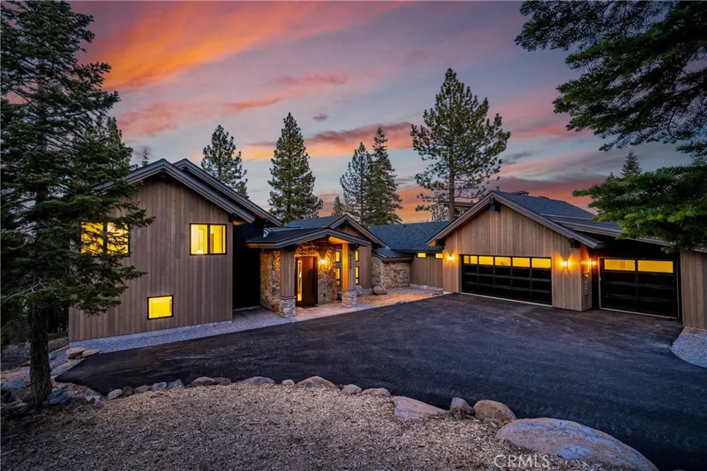 9348 Nine Bark Truckee, CA 96161