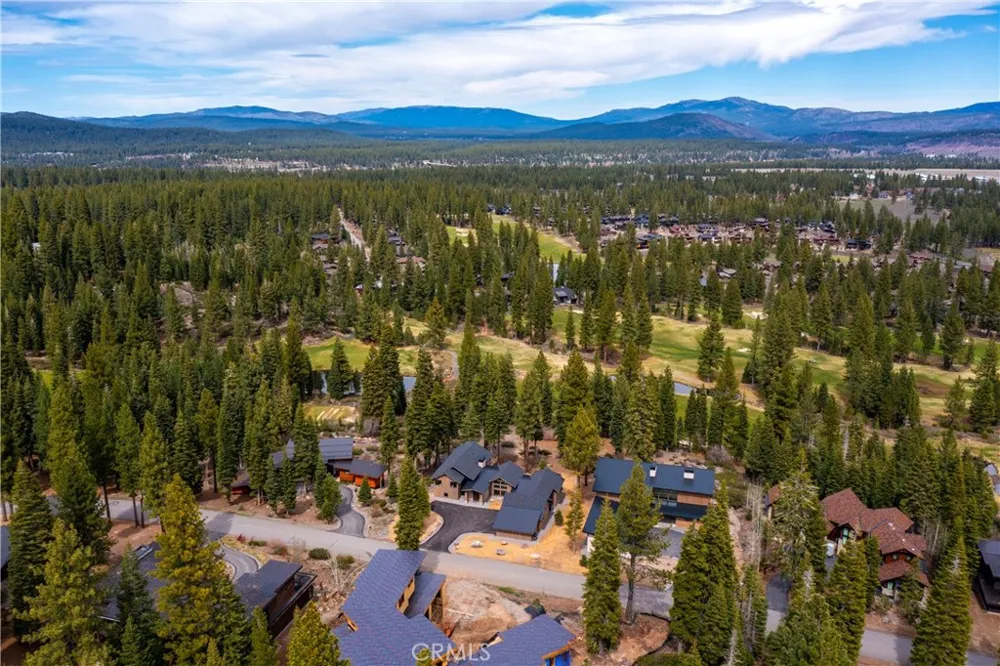 9348 Nine Bark Truckee, CA 96161