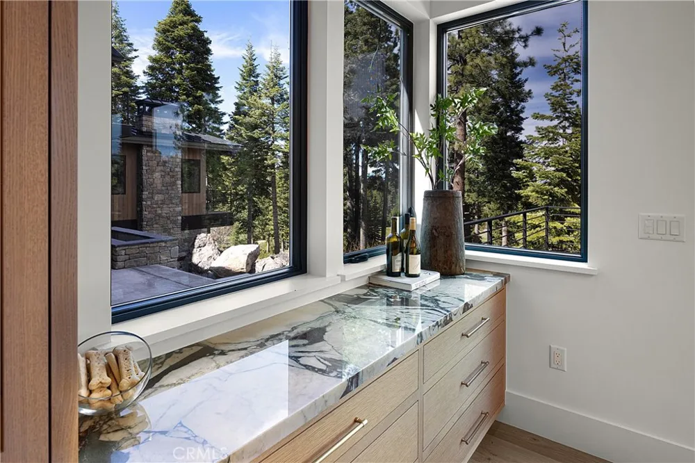9348 Nine Bark Truckee, CA 96161
