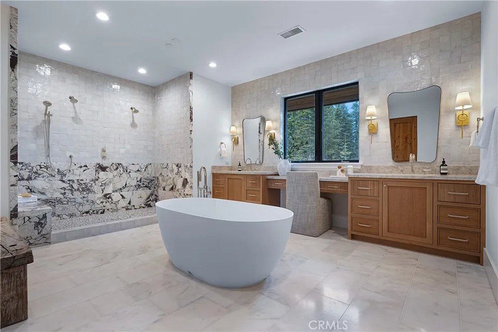 9348 Nine Bark Truckee, CA 96161