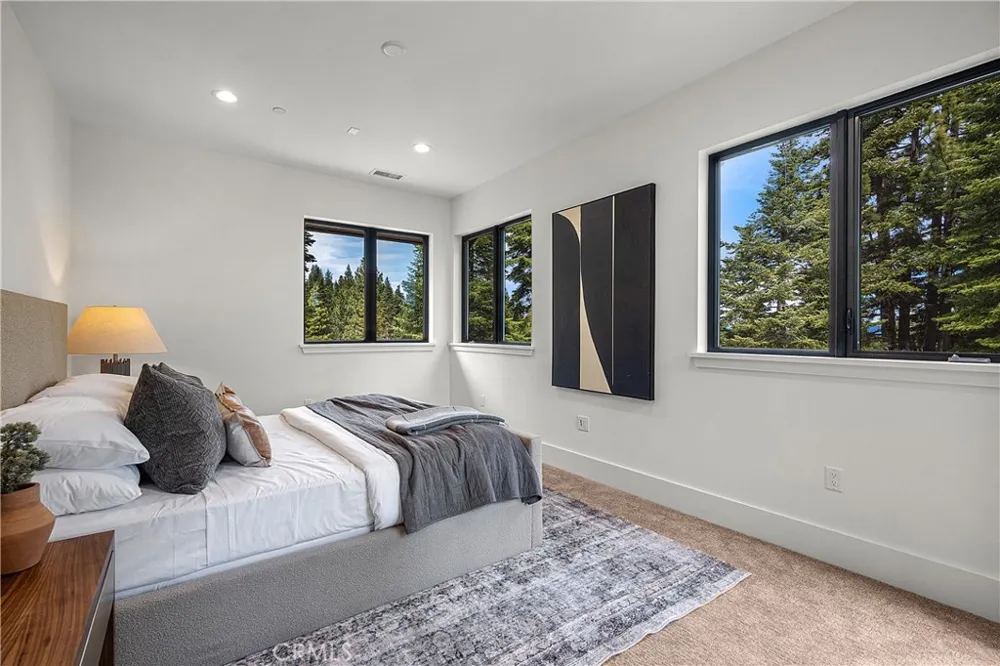 9348 Nine Bark Truckee, CA 96161
