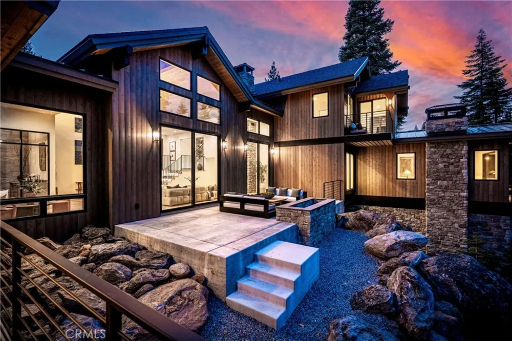 9348 Nine Bark Truckee, CA 96161