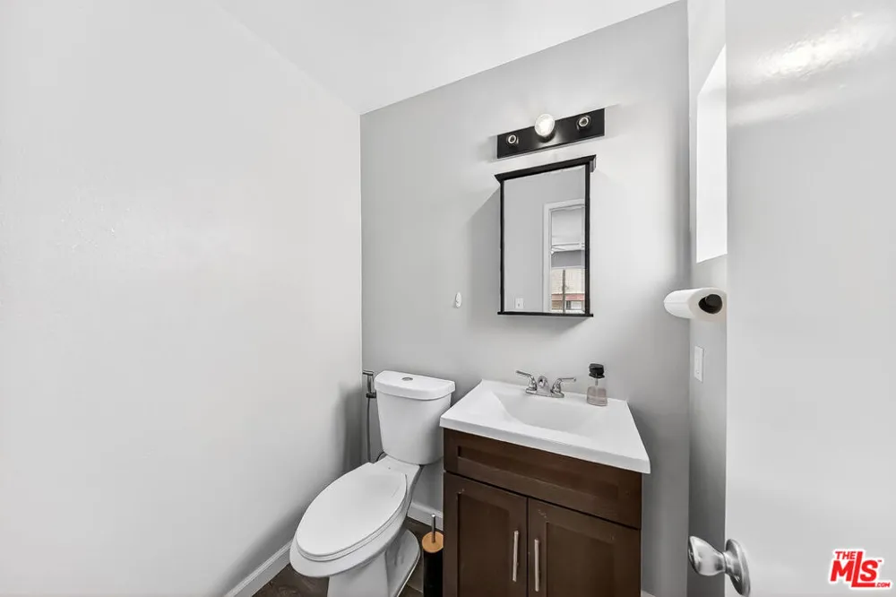 7320 Lennox Avenue #F7 Van Nuys, CA 91405