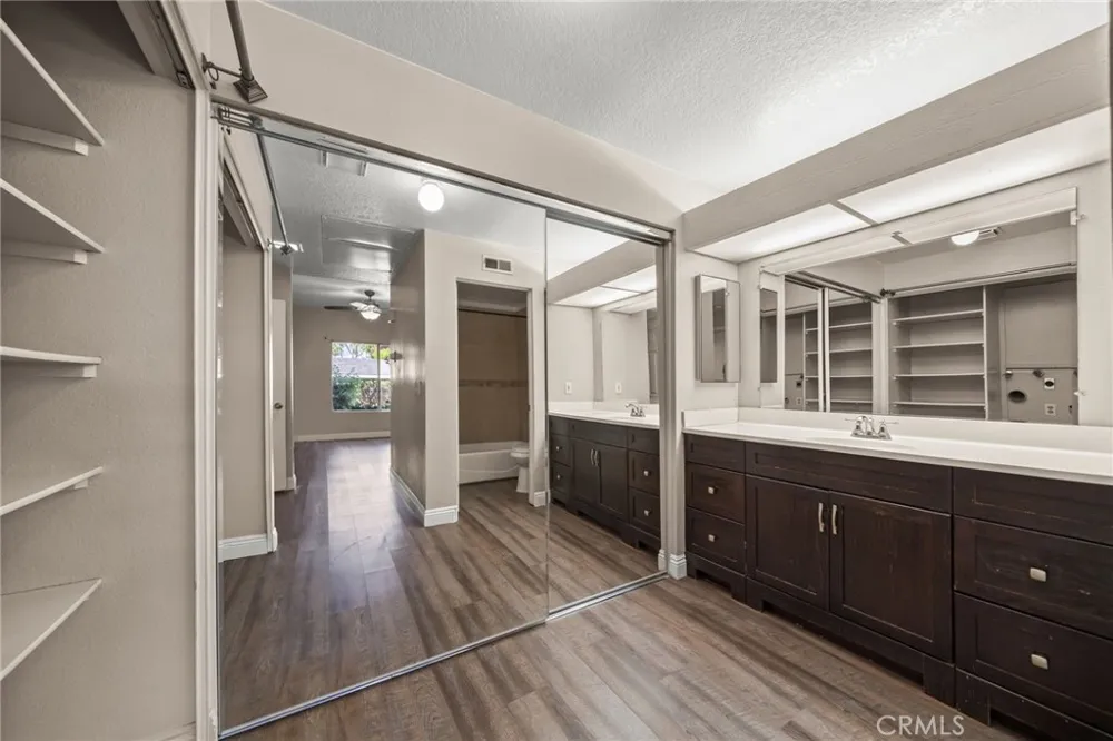 12042 Sylvan River #4 Fountain Valley, CA 92708