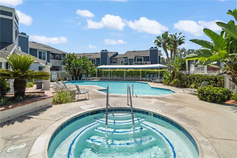 12042 Sylvan River #4 Fountain Valley, CA 92708