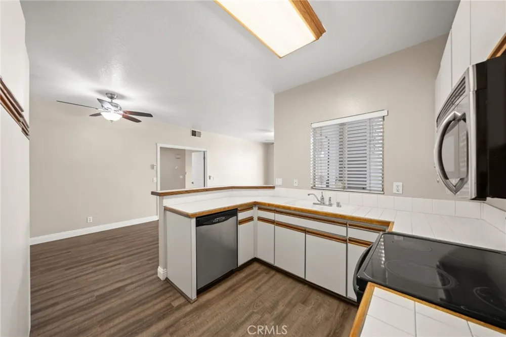 12042 Sylvan River #4 Fountain Valley, CA 92708