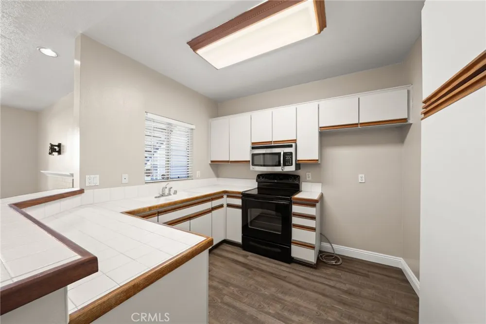 12042 Sylvan River #4 Fountain Valley, CA 92708