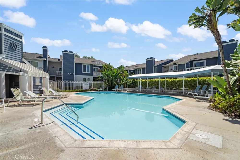 12042 Sylvan River #4 Fountain Valley, CA 92708