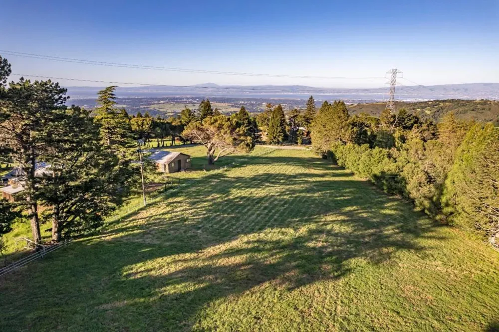 20255 Skyline Boulevard Woodside, CA 94062