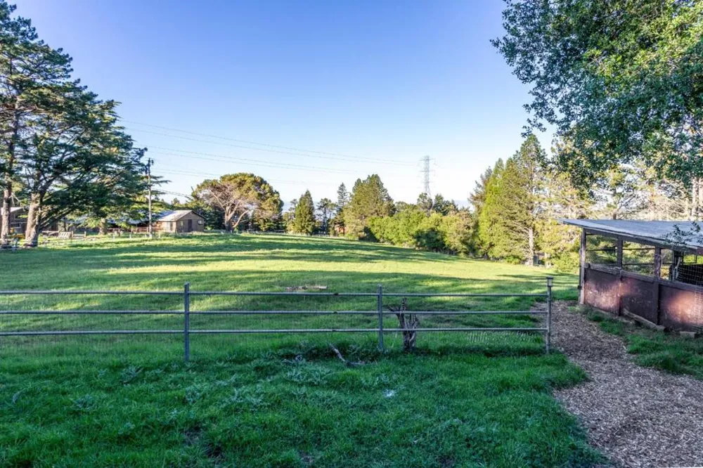 20255 Skyline Boulevard Woodside, CA 94062