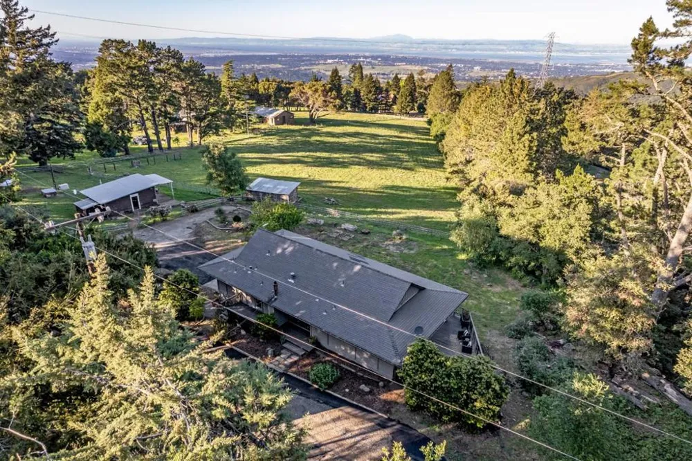 20255 Skyline Boulevard Woodside, CA 94062