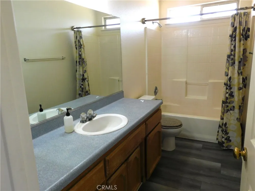 20321 88th California City, CA 93505