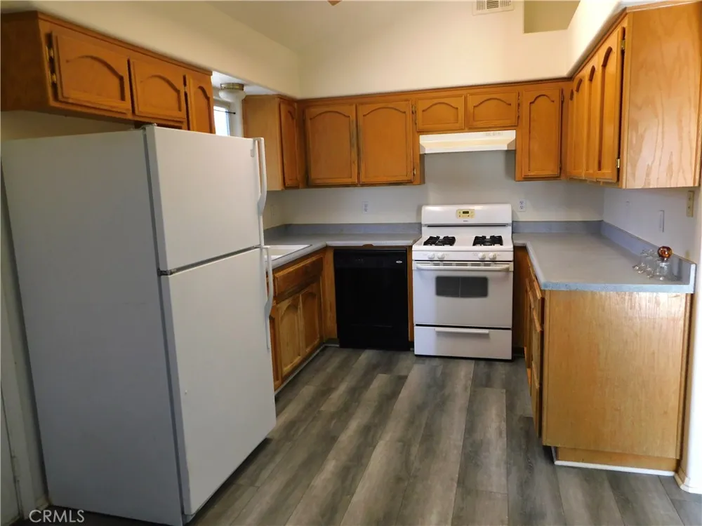 20321 88th California City, CA 93505