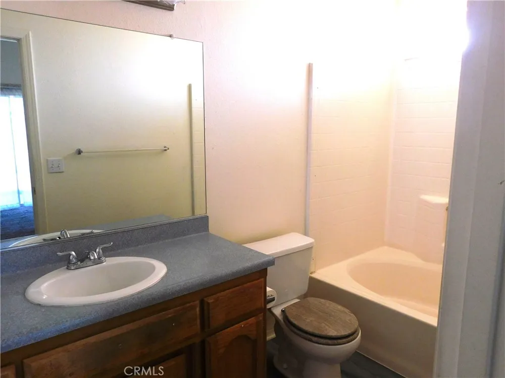 20321 88th California City, CA 93505