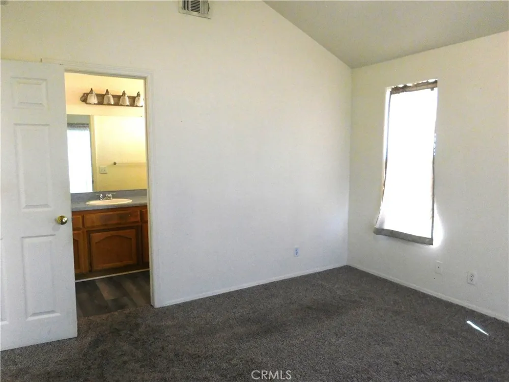 20321 88th California City, CA 93505