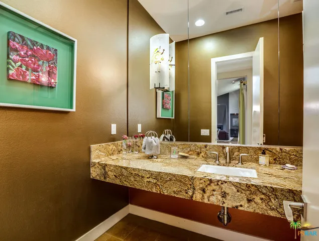 3150 Cody Court Palm Springs, CA 92264