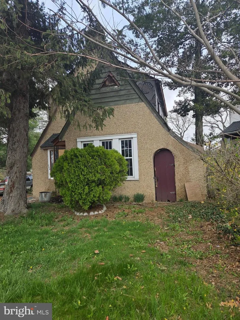 584 PARKWAY AVENUE Ewing, NJ 08618