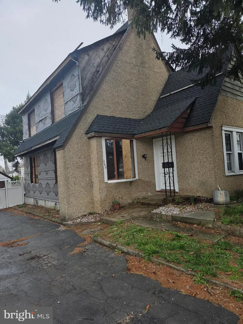 584 PARKWAY AVENUE Ewing, NJ 08618