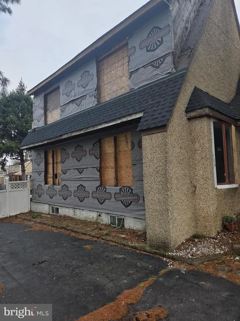 584 PARKWAY AVENUE Ewing, NJ 08618
