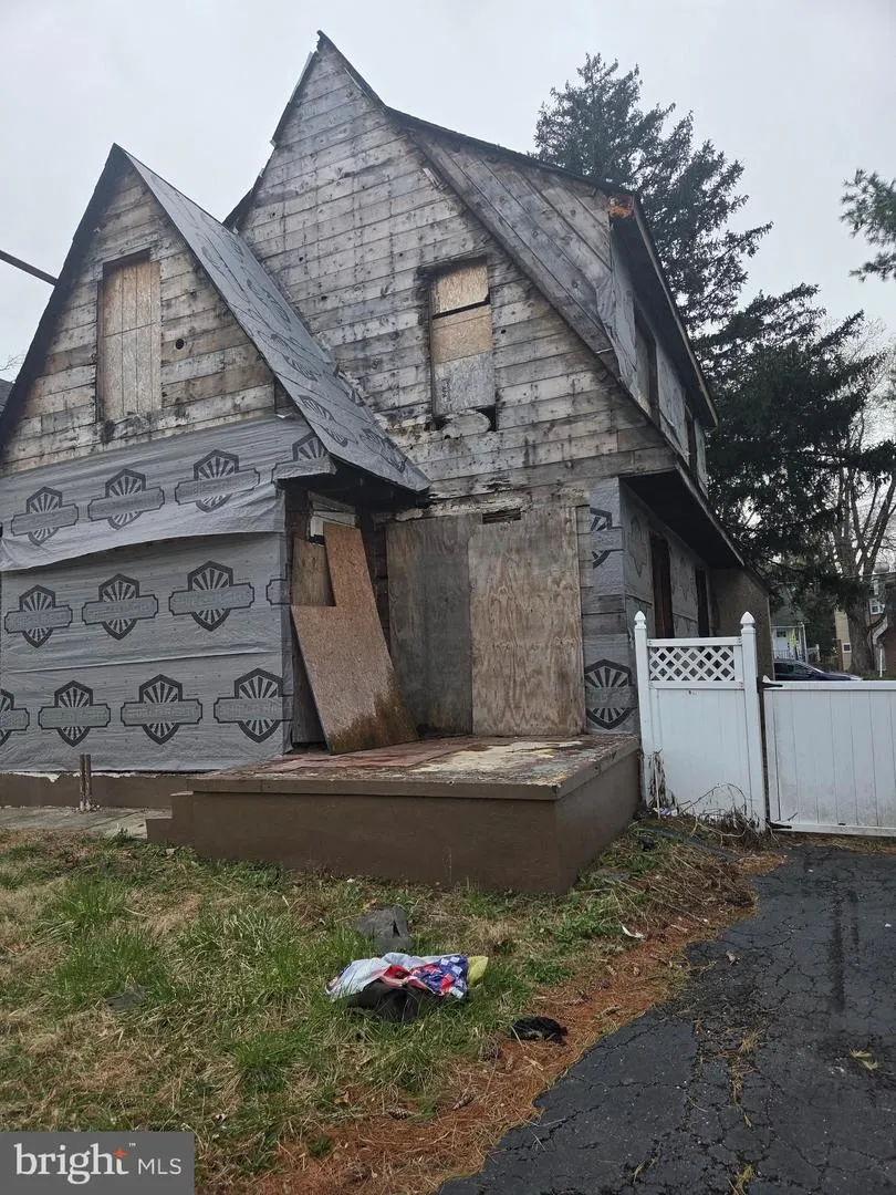 584 PARKWAY AVENUE Ewing, NJ 08618