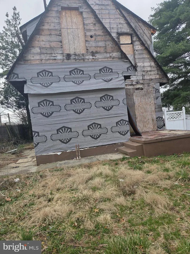 584 PARKWAY AVENUE Ewing, NJ 08618